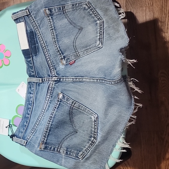 Redone Levi's cutoffs - Picture 2 of 2